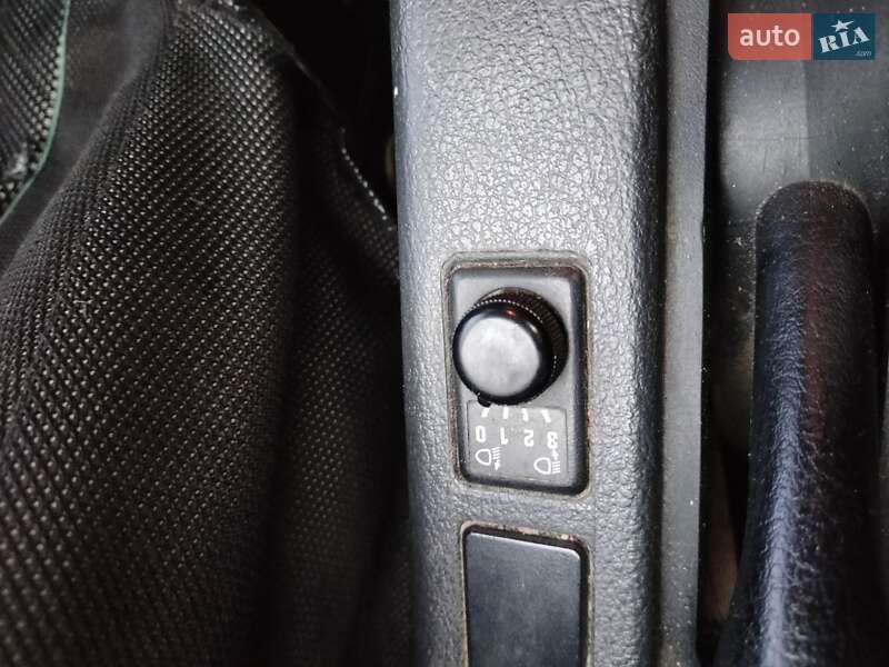 Седан Nissan Sunny 1995 в Чечельнике