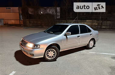 Седан Nissan Sunny 1998 в Киеве