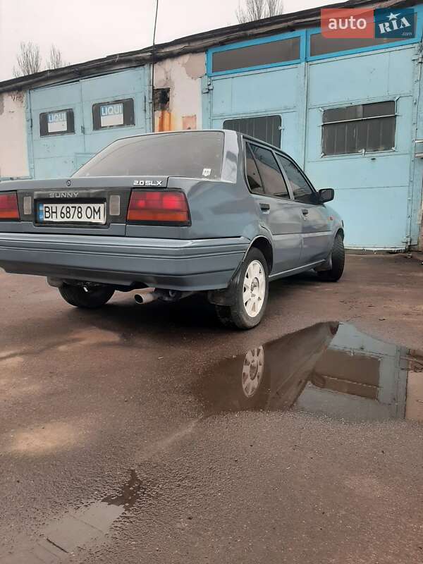 Седан Nissan Sunny 1986 в Одесі