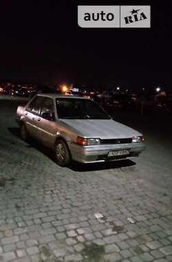 Седан Nissan Sunny 1991 в Черновцах
