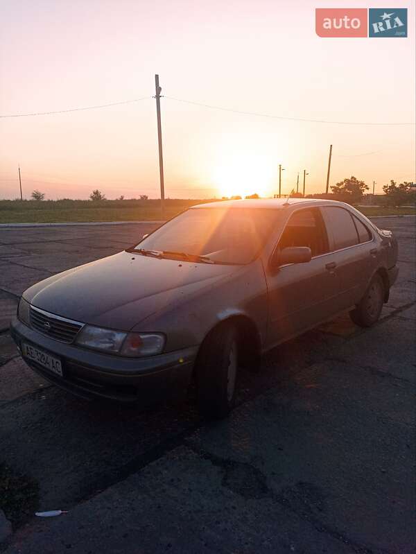 Nissan Sunny 1997