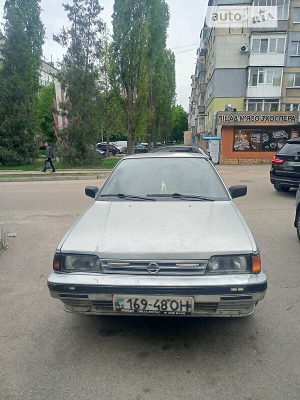Седан Nissan Sunny 1989 в Кропивницком