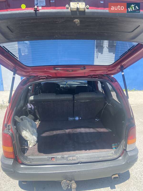 Седан Nissan Sunny 1993 в Черноморске