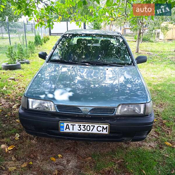 Седан Nissan Sunny 1993 в Івано-Франківську