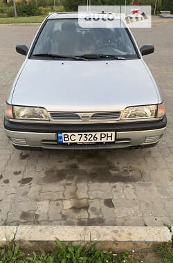 Седан Nissan Sunny 1994 в Львове