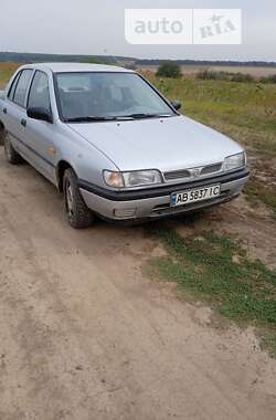 Седан Nissan Sunny 1995 в Гайсину