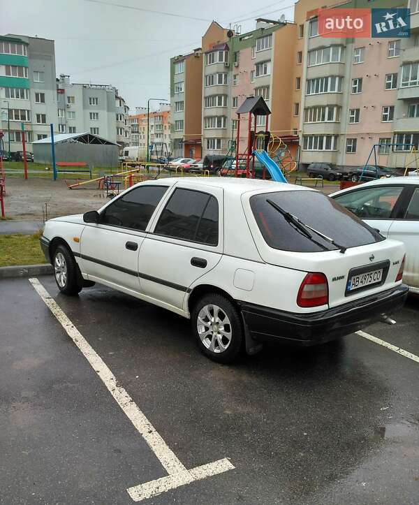 Седан Nissan Sunny 1991 в Вінниці