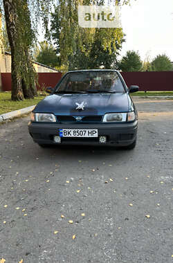 Седан Nissan Sunny 1995 в Корце