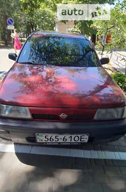 Седан Nissan Sunny 1993 в Черноморске