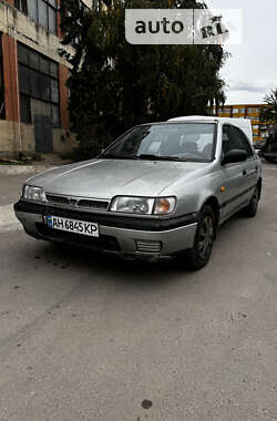 Седан Nissan Sunny 1993 в Одесі