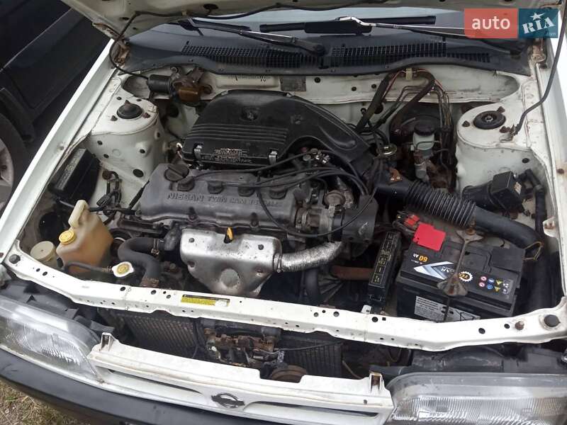 Седан Nissan Sunny 1992 в Києві