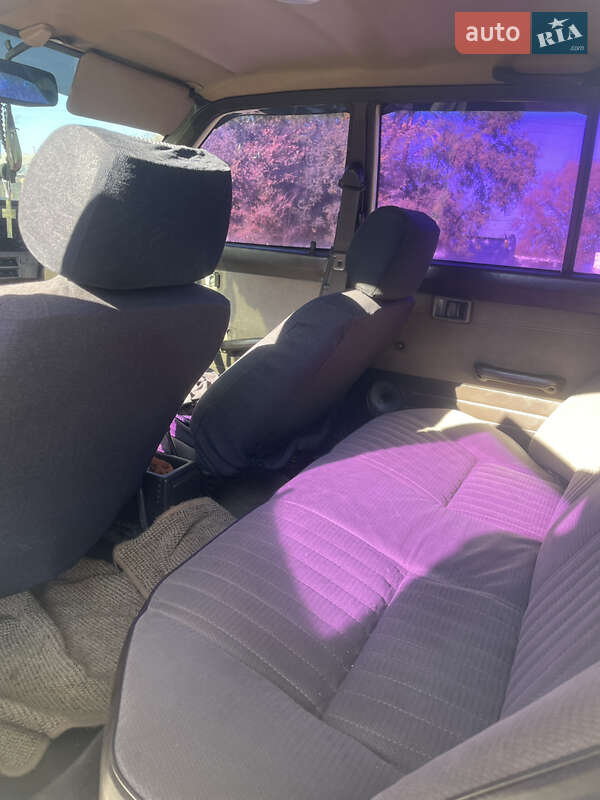 Седан Nissan Sunny 1988 в Татарбунарах