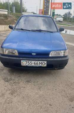 Седан Nissan Sunny 1995 в Кельменцах