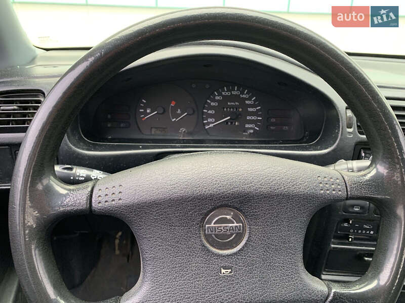 Седан Nissan Sunny 1991 в Одессе
