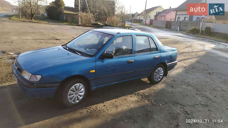 Седан Nissan Sunny 1995 в Луцьку