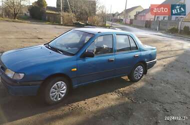 Седан Nissan Sunny 1995 в Луцьку