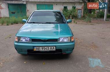 Седан Nissan Sunny 1994 в Каменском