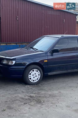 Седан Nissan Sunny 1993 в Черкасах