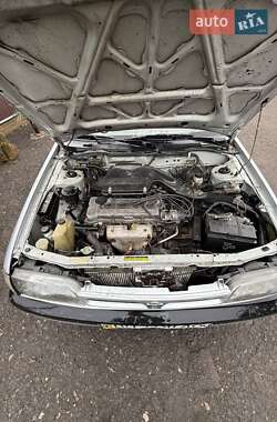 Седан Nissan Sunny 1990 в 