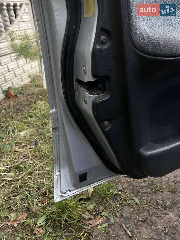 Седан Nissan Sunny 1991 в Полтаві фото 3 Седан Nissan Sunny 1991 в Полтаві