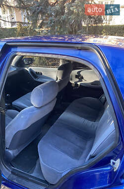 Седан Nissan Sunny 1993 в 