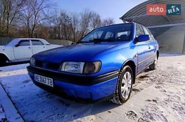 Седан Nissan Sunny 1995 в Дніпрі