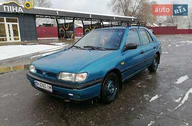 Седан Nissan Sunny 1995 в Миколаєві