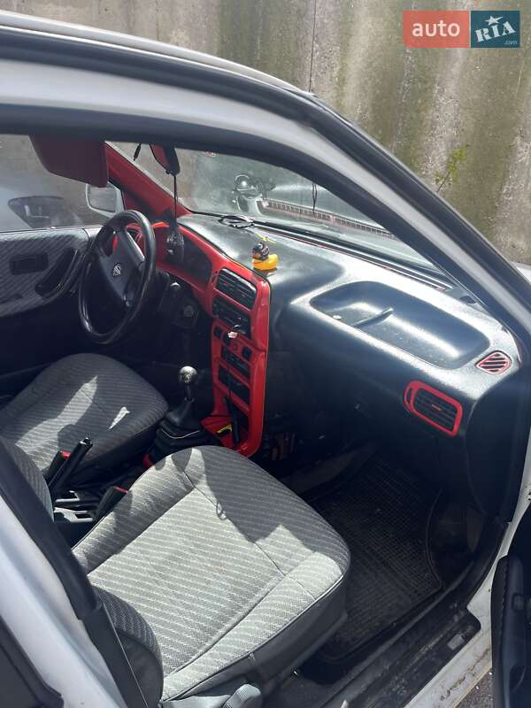 Седан Nissan Sunny 1990 в Одессе