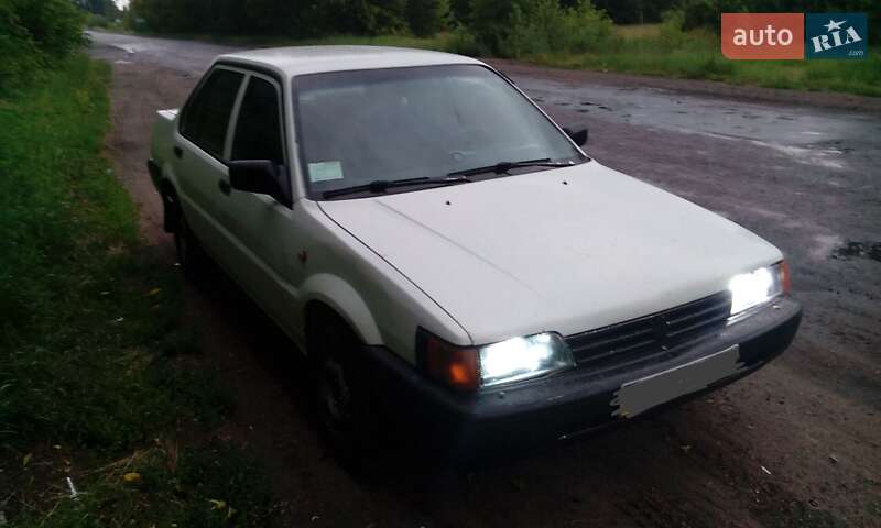 Седан Nissan Sunny 1987 в Ніжині