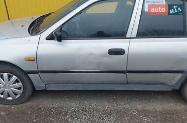 Седан Nissan Sunny 1993 в 