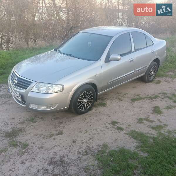Nissan Sunny 2008