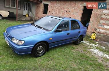Седан Nissan Sunny 1995 в 
