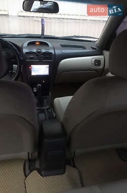 Седан Nissan Sunny 2008 в 