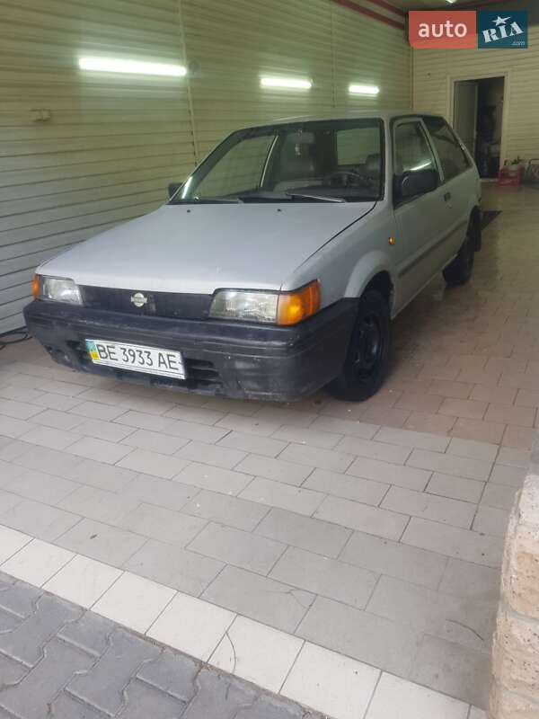 Хетчбек Nissan Sunny 1988 в 