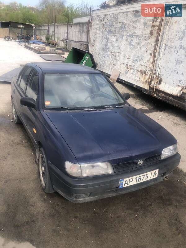 Седан Nissan Sunny 1993 в Запоріжжі