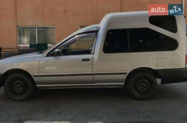 Грузовой фургон Nissan Sunny 1994 в Киеве