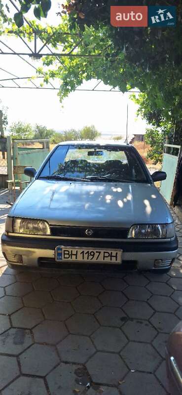 Nissan Sunny 1992