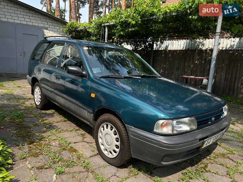Седан Nissan Sunny 1997 в Ирпене