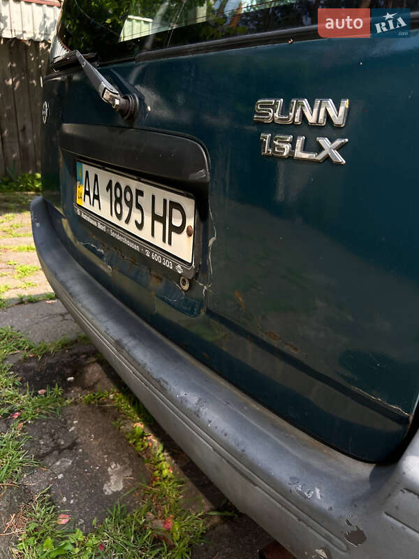 Седан Nissan Sunny 1997 в Ирпене