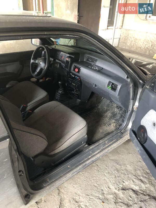 Хетчбек Nissan Sunny 1989 в Білгороді-Дністровському