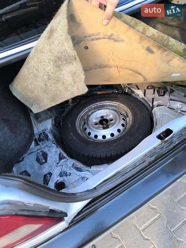 Седан Nissan Sunny 1994 в Одесі