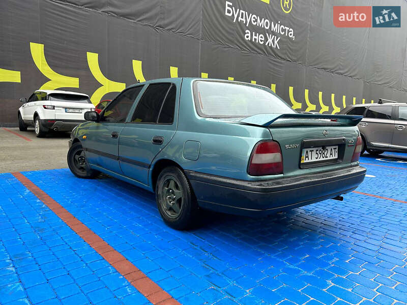 Седан Nissan Sunny 1995 в Івано-Франківську