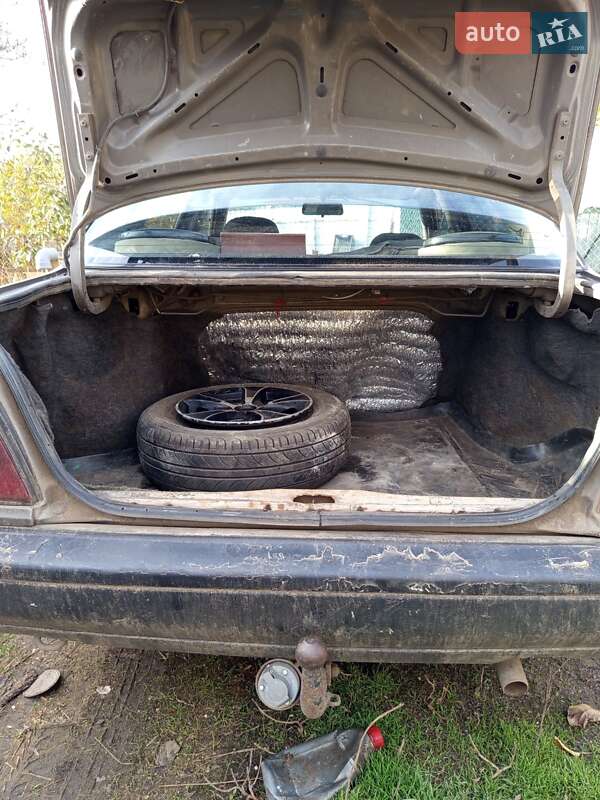 Седан Nissan Sunny 1991 в Роздільній