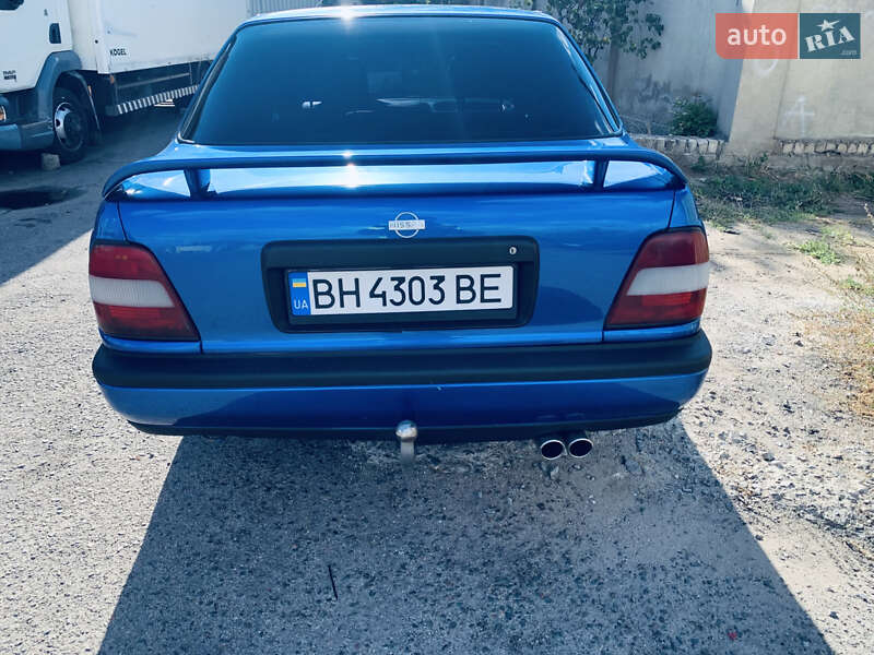 Седан Nissan Sunny 1996 в Одессе