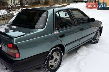 Седан Nissan Sunny 1995 в Надворной