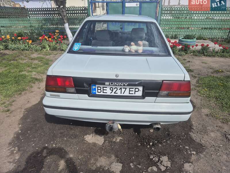 Nissan Sunny 1990