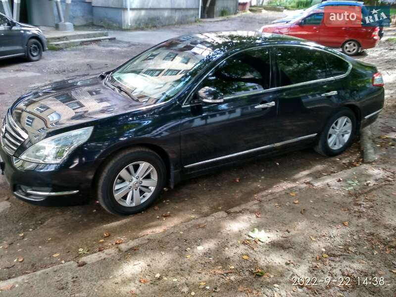 Седан Nissan Teana 2012 в Луцке