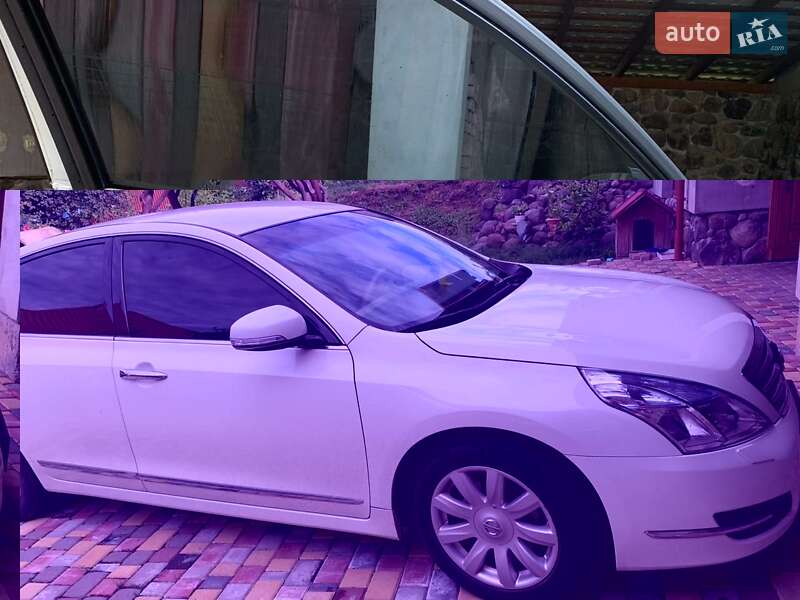 Седан Nissan Teana 2008 в Мукачевому
