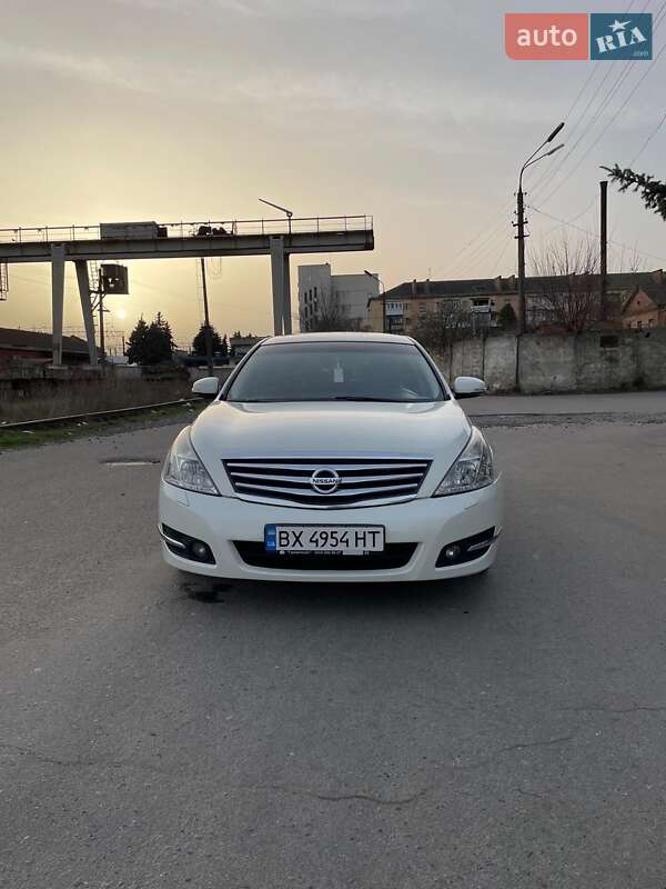 Седан Nissan Teana 2011 в Хмельницком