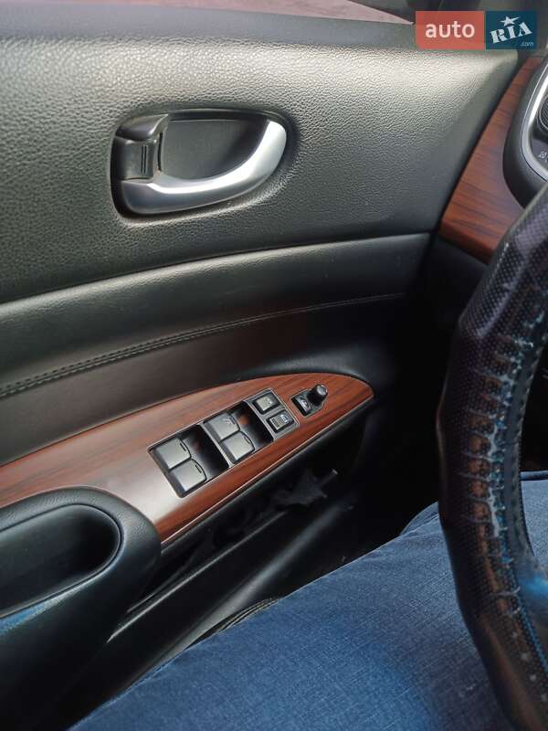 Седан Nissan Teana 2010 в Києві